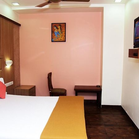 Hotel Indiana Inn Navi Mumbai Buitenkant foto